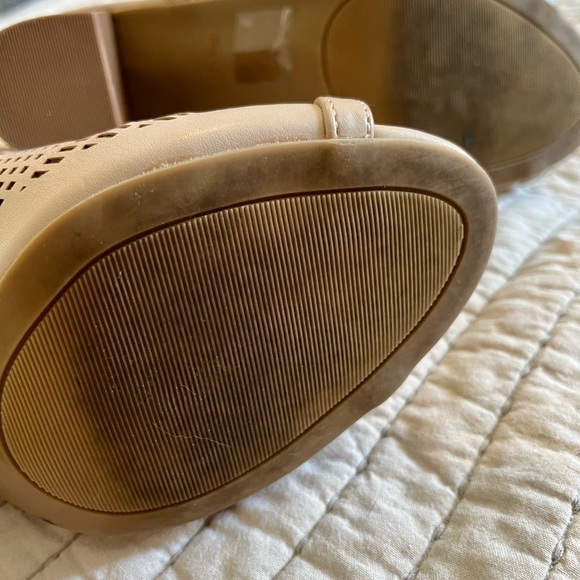 Call it Spring cream bootie heels - size 8.5 - Picture 3 of 4